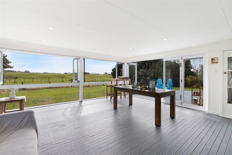 Photo of property in 115 Awhitu Road, Karioitahi, Waiuku, 2683