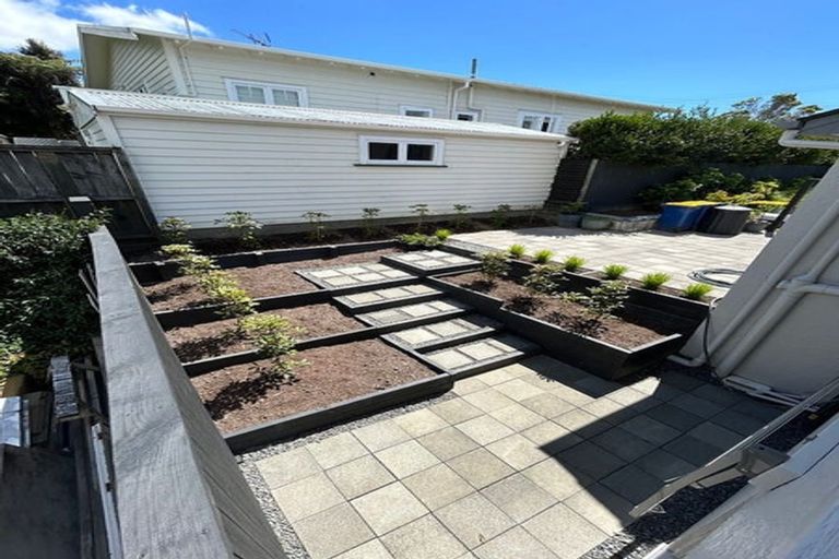 Photo of property in 17 Tui Glen Road, Birkenhead, Auckland, 0626
