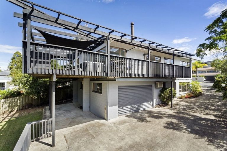Photo of property in 154 Stapleford Crescent, Browns Bay, Auckland, 0630