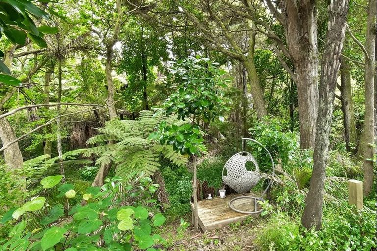 Photo of property in 46 Kingsclere Place, Goodwood Heights, Auckland, 2105