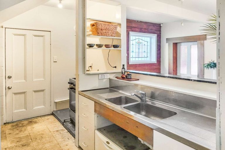 Photo of property in 53 Anzac Parade, Durie Hill, Whanganui, 4500