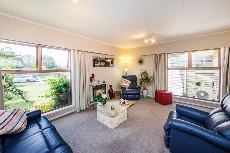 Photo of property in 3 Geraldine Crescent, Cloverlea, Palmerston North, 4412