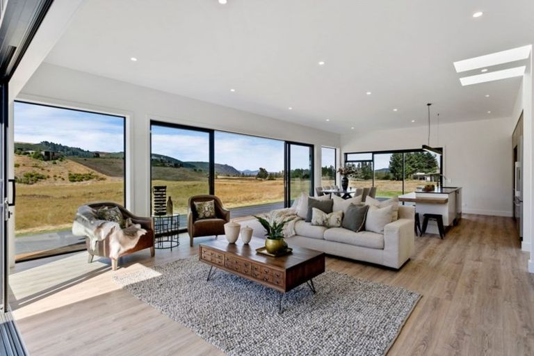 Photo of property in 1 Azalea Lane, Waipahihi, Taupo, 3330