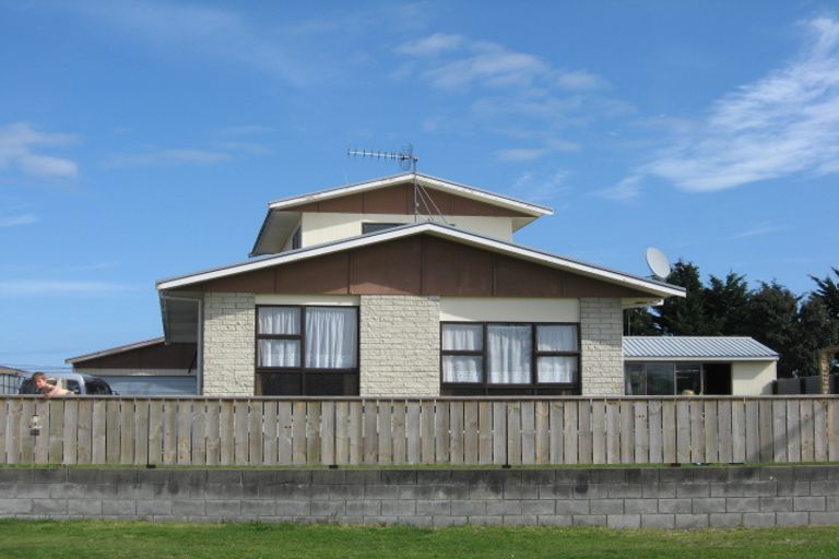 Photo of property in 59 Hinau Street, Castlecliff, Whanganui, 4501