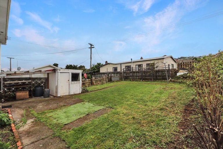 Photo of property in 5 Takatimu Way, Johnsonville, Wellington, 6037