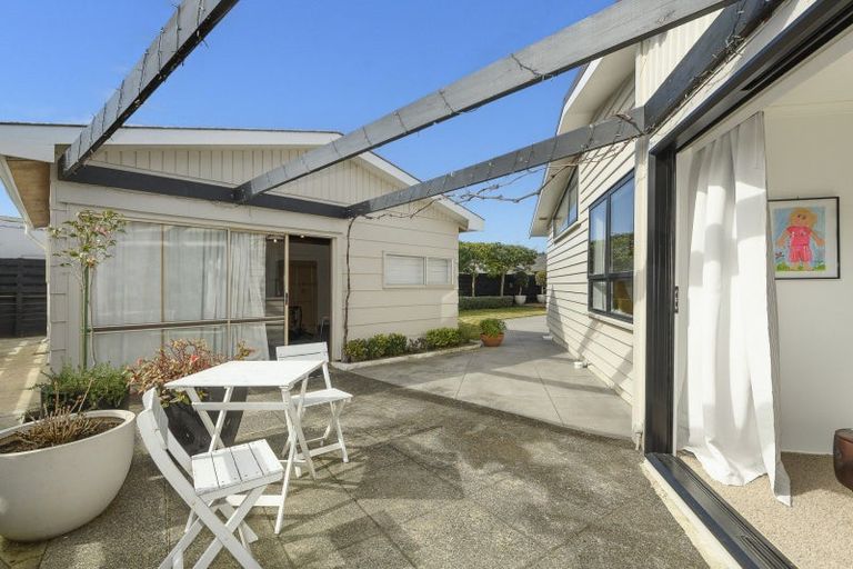 Photo of property in 17 Linklater Avenue, Bellevue, Tauranga, 3110