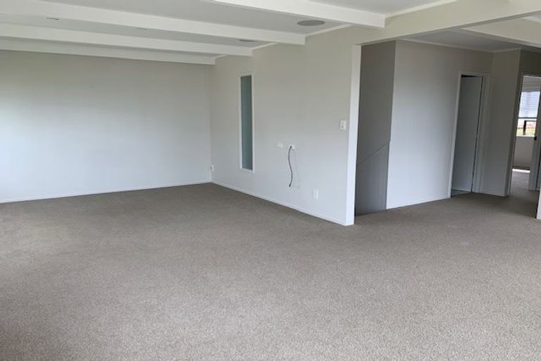 Photo of property in 1/91 Aberdeen Road, Castor Bay, Auckland, 0620
