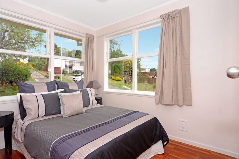 Photo of property in 9 Waverley Avenue, Glenfield, Auckland, 0629