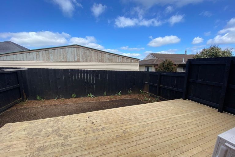 Photo of property in 11/15 Sunhill Road, Sunnyvale, Auckland, 0612