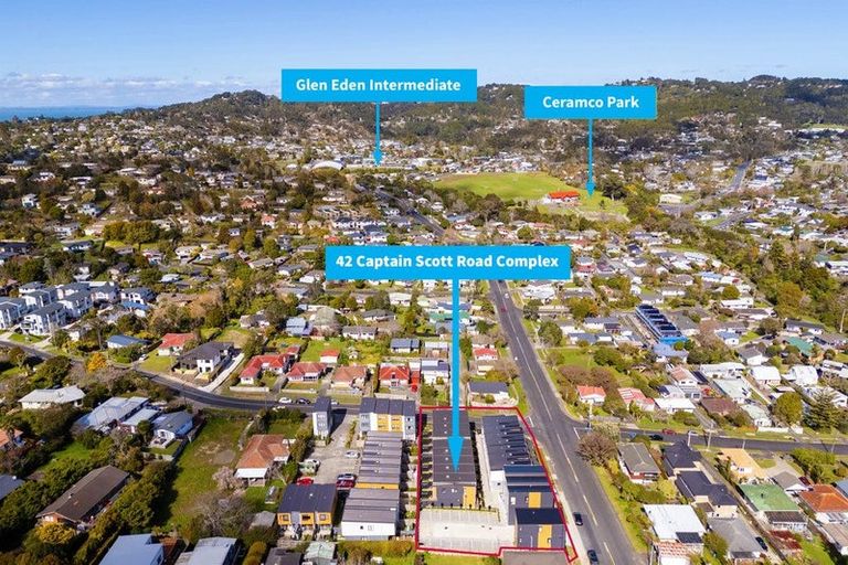 Photo of property in 42 Captain Scott Road, Glen Eden, Auckland, 0602