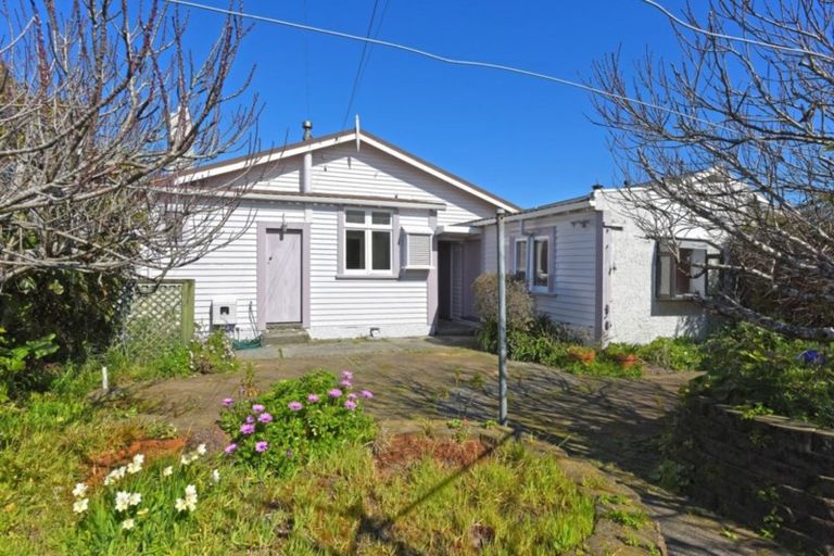 Photo of property in 27 Central Terrace, Alicetown, Lower Hutt, 5010
