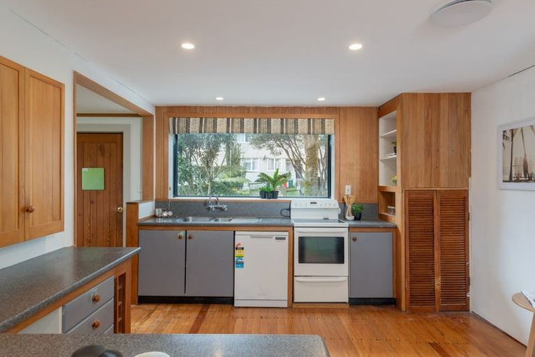 Photo of property in 22 Hereford Street, Cannons Creek, Porirua, 5024