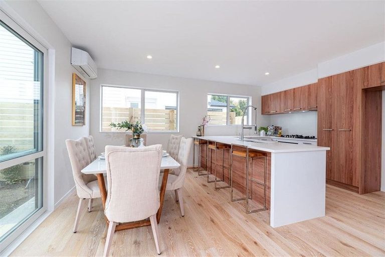 Photo of property in 14b Coniston Avenue, Te Atatu South, Auckland, 0610