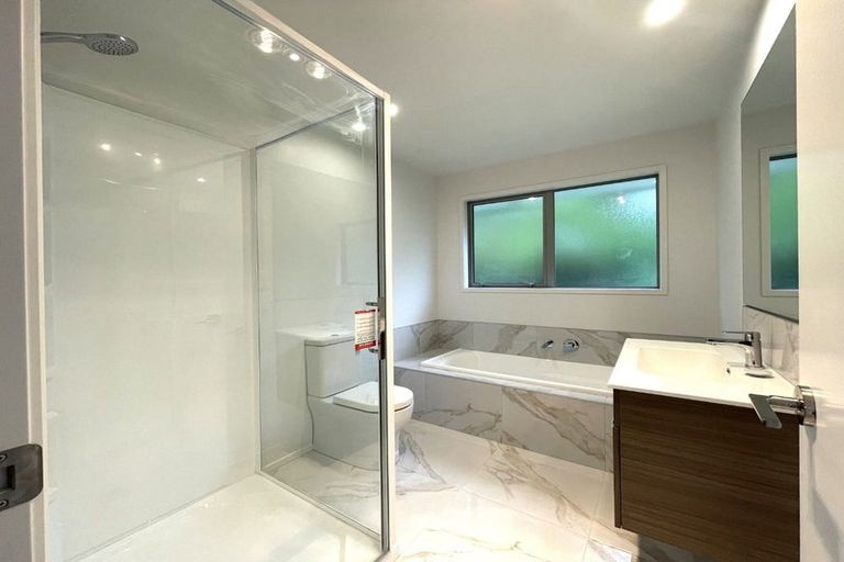 Photo of property in 137/2b Seaview Road, Westown, New Plymouth, 4310