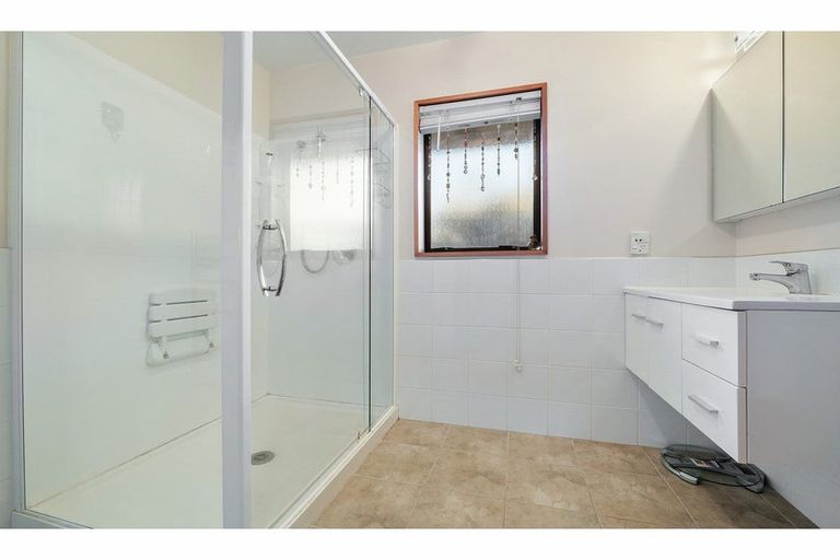 Photo of property in 2/2 Fountainhead Lane, Hillmorton, Christchurch, 8025