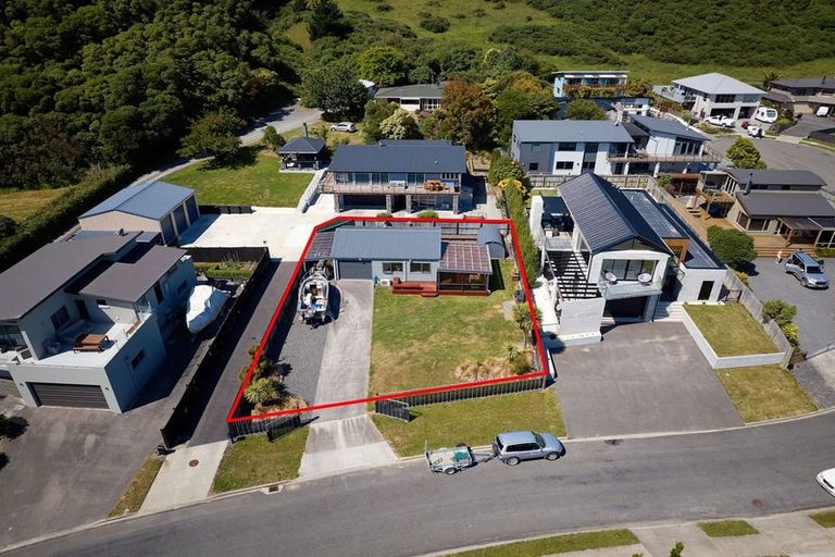 Photo of property in 48 Kotare Place, South Bay, Kaikoura, 7300