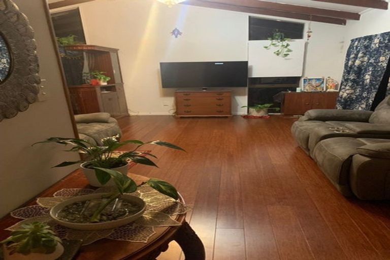 Photo of property in 8 Garner Place, Glenfield, Auckland, 0629