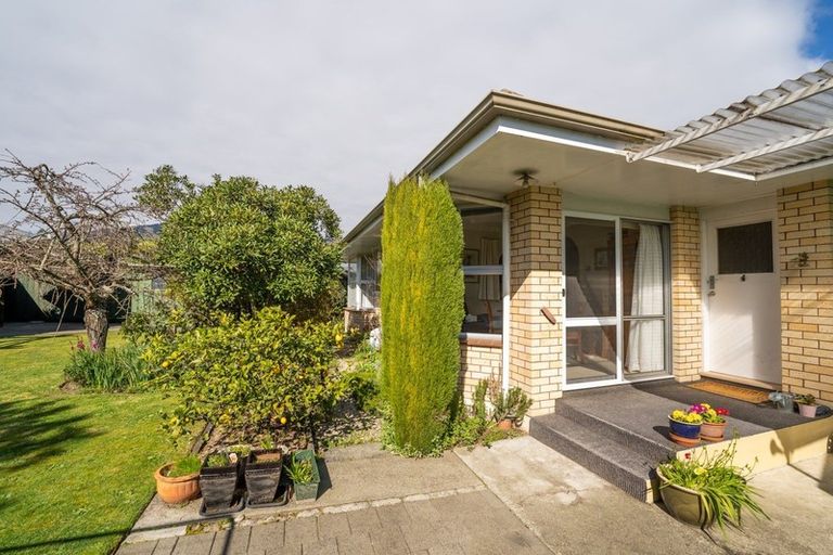 Photo of property in 5 Ranui Road, Stoke, Nelson, 7011