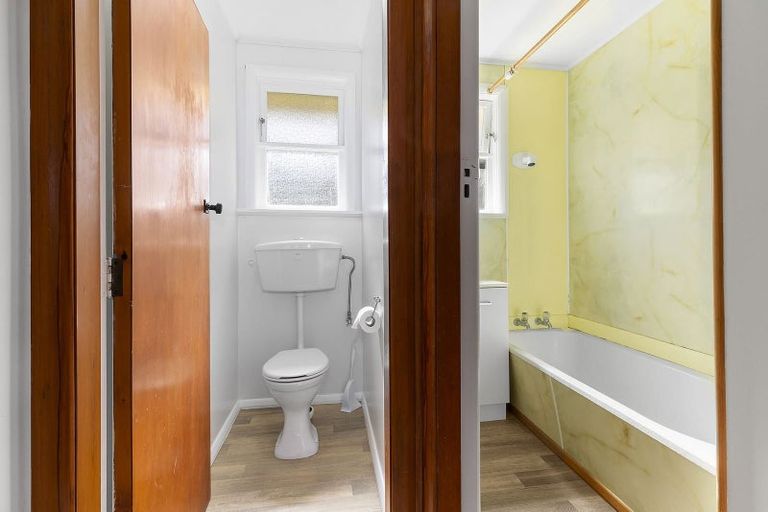 Photo of property in 16 Morgan Place, Tawa, Wellington, 5028