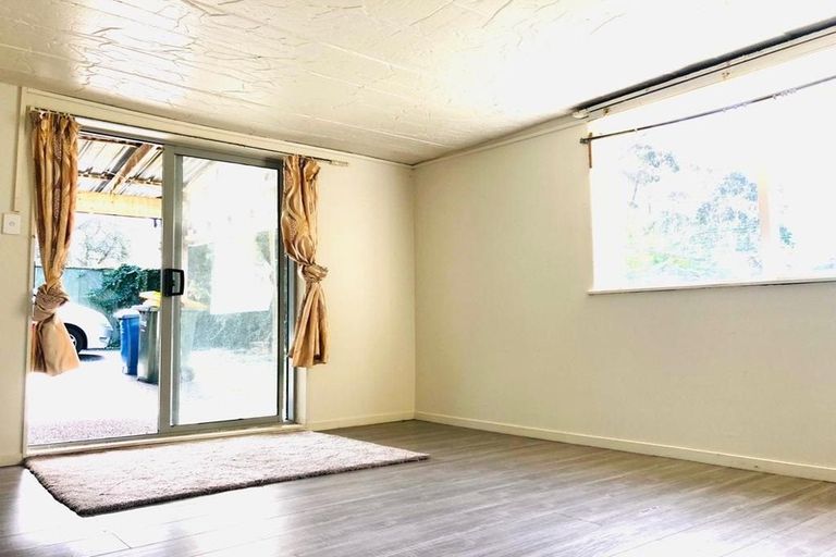 Photo of property in 53 Jaemont Avenue, Te Atatu South, Auckland, 0610