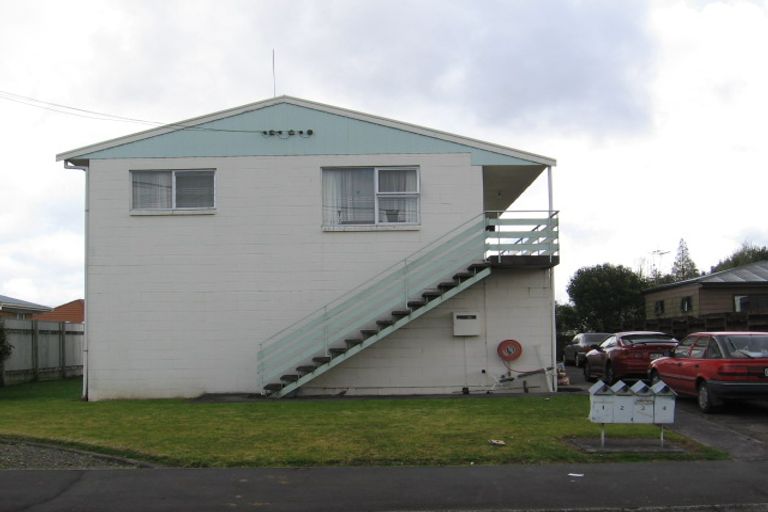 Photo of property in 1/4 June Place, Hamilton East, Hamilton, 3216