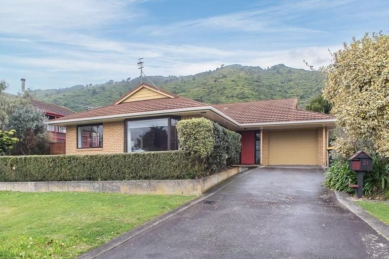 Photo of property in 21 Huia Street, Waikanae, 5036