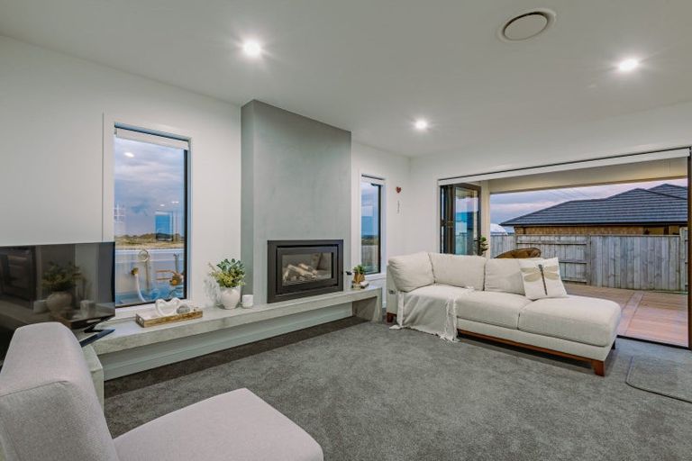 Photo of property in 21 Silicon Way, Fitzherbert, Palmerston North, 4410