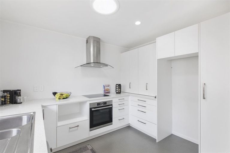 Photo of property in 2/926 Whangaparaoa Road, Manly, Whangaparaoa, 0930