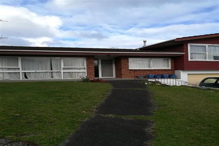 Photo of property in 12 Chelsea View Drive, Chatswood, Auckland, 0626