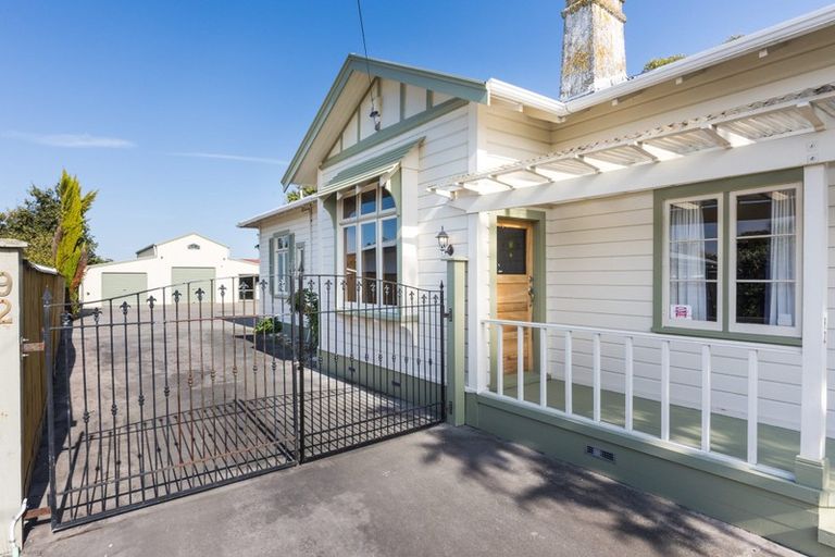 Photo of property in 92 Wood Street, Takaro, Palmerston North, 4410