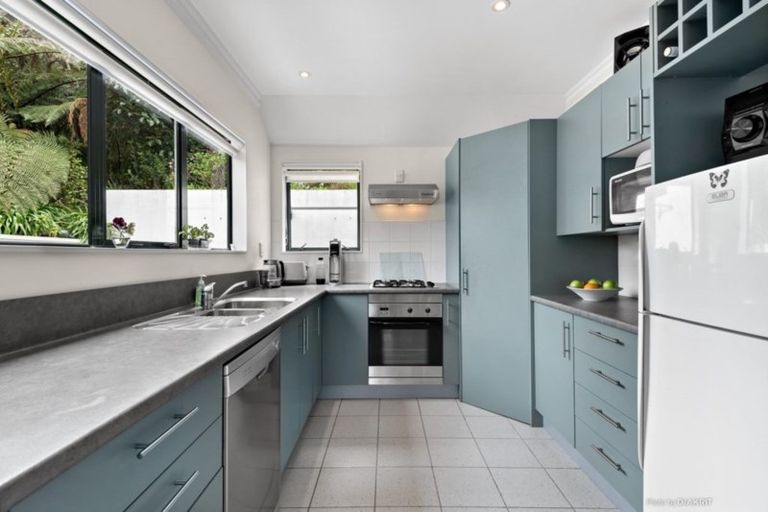 Photo of property in 33 Futuna Close, Karori, Wellington, 6012