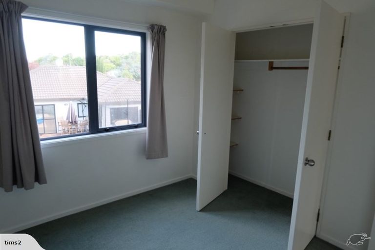 Photo of property in 9 Loughanure Place, Massey, Auckland, 0614