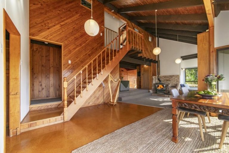 Photo of property in 140 Lone Kauri Road, Karekare, New Lynn, 0772