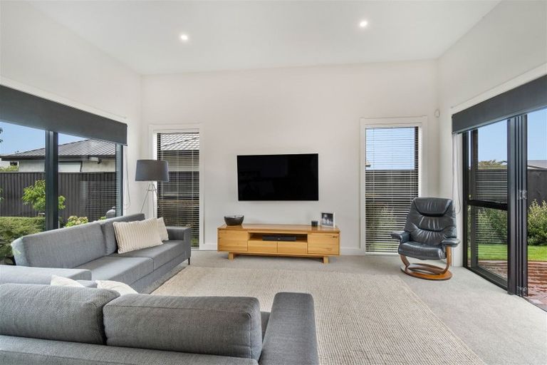 Photo of property in 2 Wallace Crescent, Prebbleton, 7604