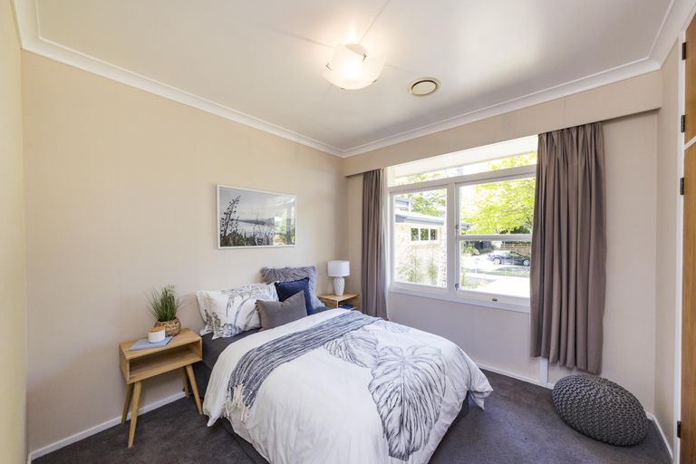 Photo of property in 19 Surrey Crescent, Hokowhitu, Palmerston North, 4410