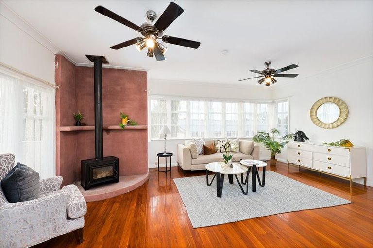 Photo of property in 17 Posa Avenue, Henderson, Auckland, 0612