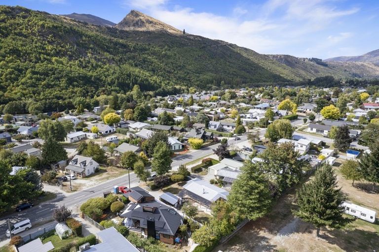 Photo of property in 20 Centennial Avenue, Arrowtown, 9302