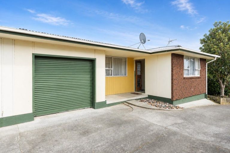 Photo of property in 16 Purdie Place, Milson, Palmerston North, 4414