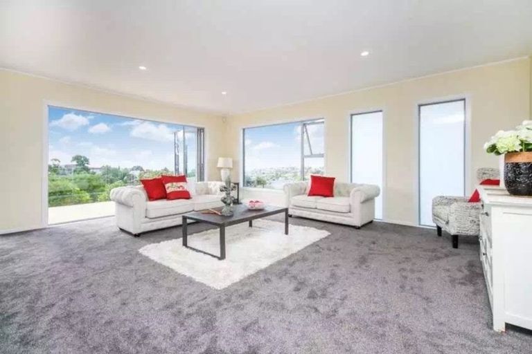 Photo of property in 5 Maxwelton Drive, Mairangi Bay, Auckland, 0630