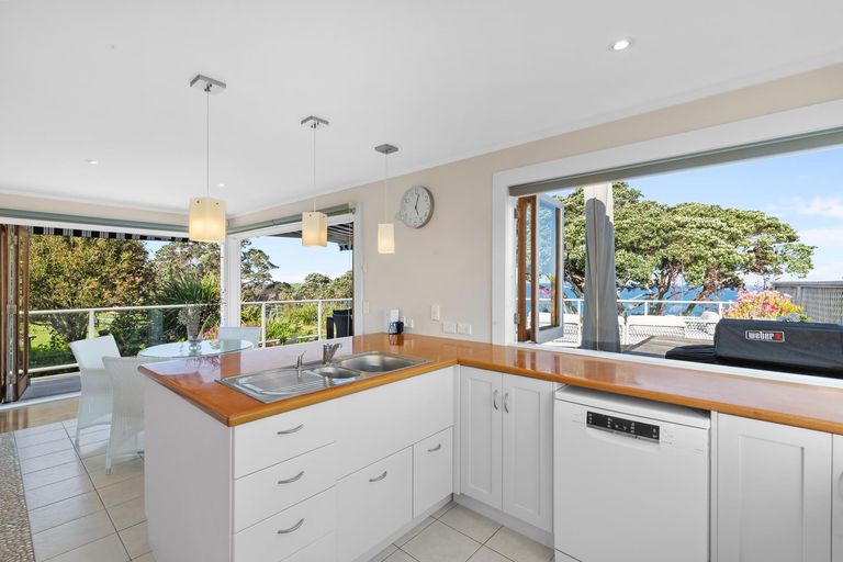 Photo of property in 1 Penguin Street, Leigh, 0985