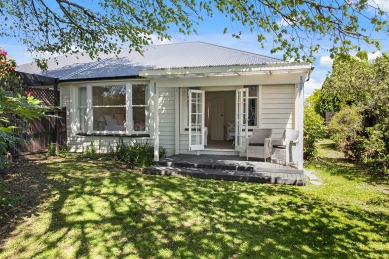 Photo of property in 2/93a Glandovey Road, Fendalton, Christchurch, 8052