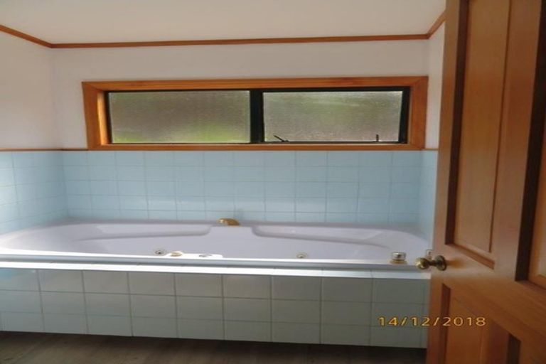 Photo of property in 40c Curacao Place, Half Moon Bay, Auckland, 2012