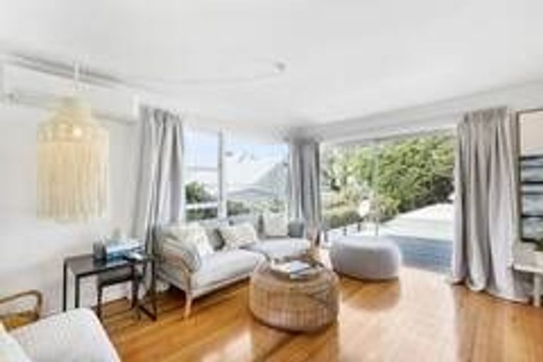 Photo of property in 3/4 Beach Road, Castor Bay, Auckland, 0620