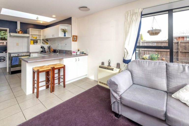 Photo of property in 2/14 Innisfree Place, Northwood, Christchurch, 8051