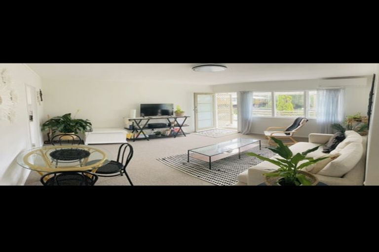 Photo of property in 170a Queen Street, Northcote Point, Auckland, 0627