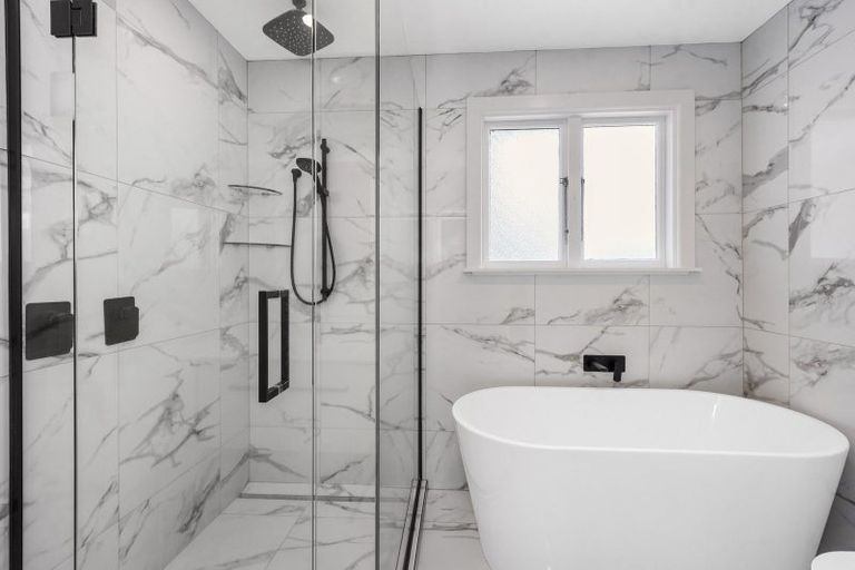 Photo of property in 202 Weston Road, St Albans, Christchurch, 8052