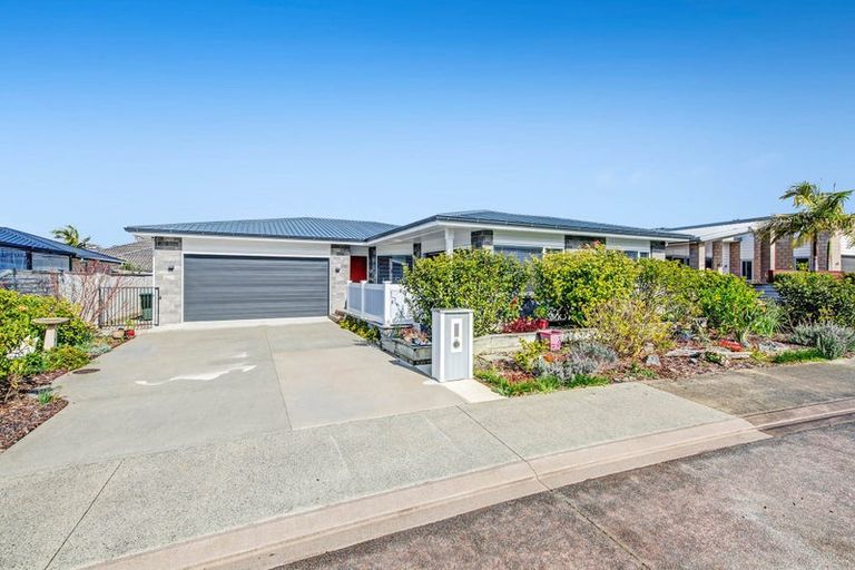 Photo of property in 7 Trevally Place, Snells Beach, 0920