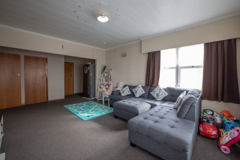 Photo of property in 2/208 Grove Road, Mayfair, Hastings, 4122