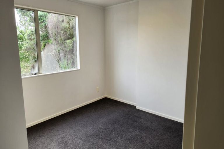 Photo of property in 17 Manitoba Place, Kingston, Wellington, 6021