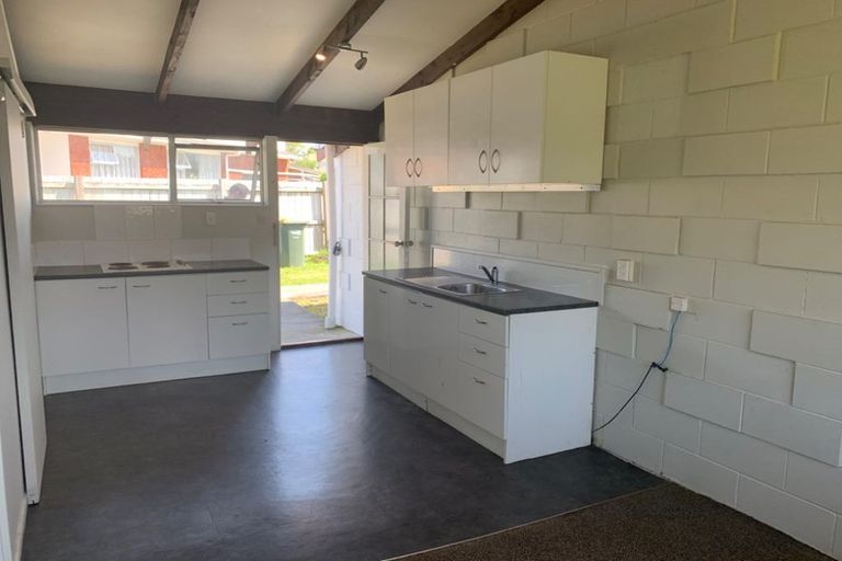 Photo of property in 128 Farquhar Road, Glendene, Auckland, 0602